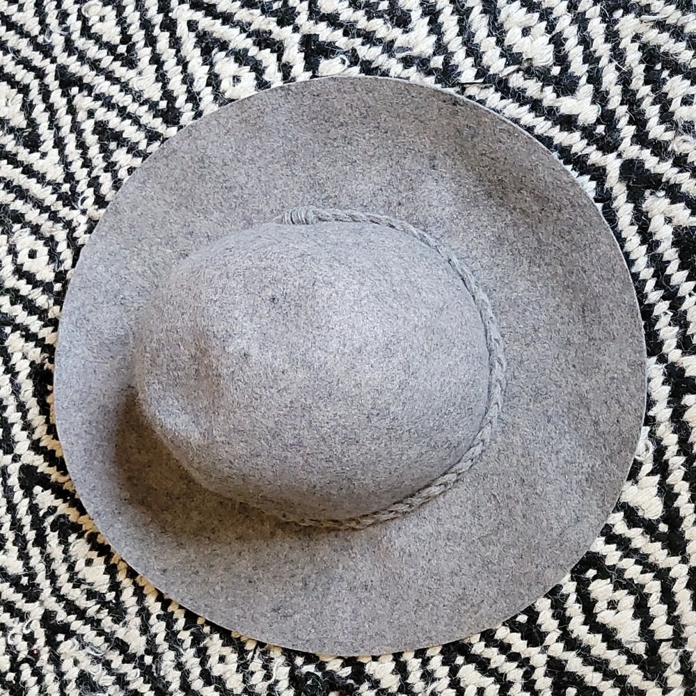 Floppy Round wool felt hat medium/large